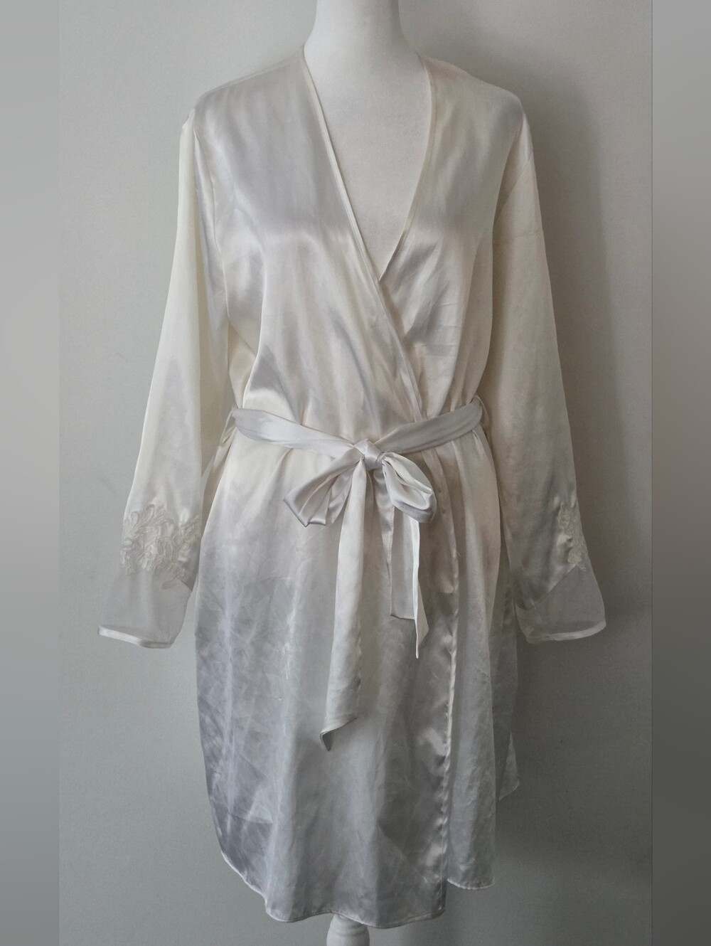La Vie En Rose White Satin Wrap Robe with Tie